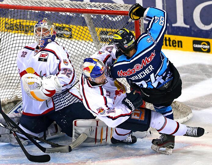 Action vor dem Tor: Jochen Reimer und Daniel Sparre gegen Jean-Francois Boucher.