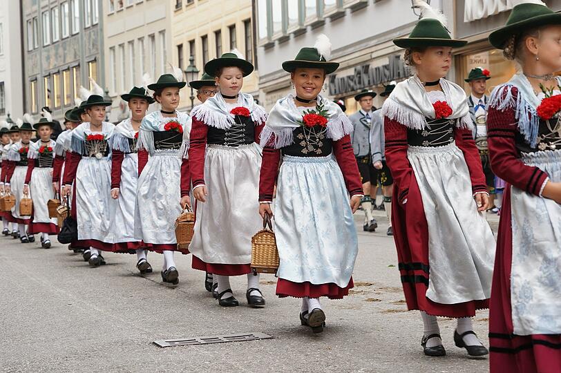 Weitere Bilder vom Trachtenumzug.