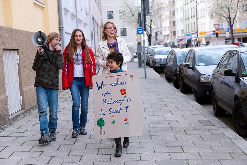 Die Stadt unter die Lupe nehmen, mitreden und mitgestalten - beim Münchner Kinder- und Jugendforum wurde schon einiges erreicht.