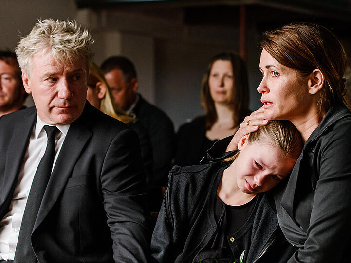 Hauke Broder (Jörg Schüttauf), Charlotte Broder (Lilly Barshy), Silke Broder (Anja Kling)