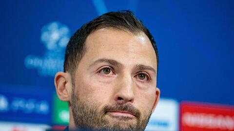 Will sein Team gegen Lokomotive Moskau rotieren lassen: Schalke-Trainer Domenico Tedesco.