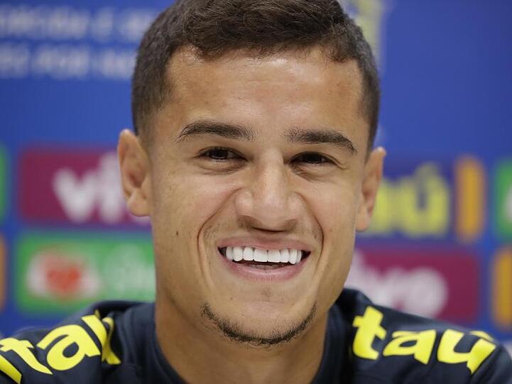 Brasiliens Nationalspieler und Bayern-Neuzugang Philippe Coutinho während einer Pressekonferenz. Foto: Matt Dunham/Archivbild