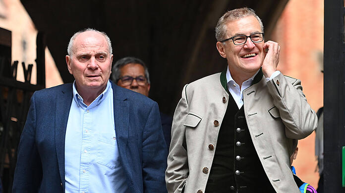 Wird trotz Künstlicher Intelligenz weiterhin beim FC Bayern gebraucht: Klub-Patron Uli Hoeneß.