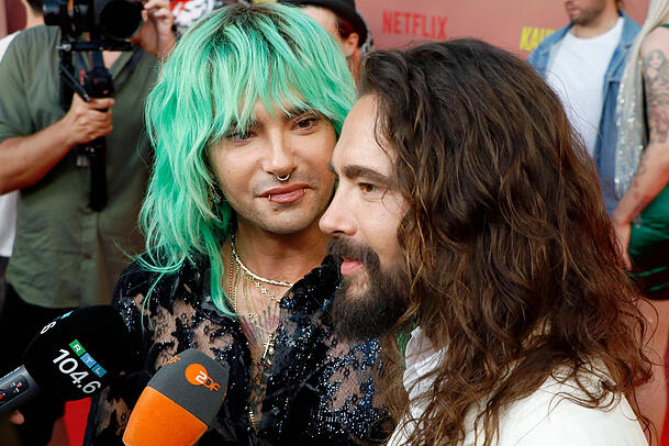 FC-Bayern-Fan Tom Kaulitz (r.), hier neben Zwillingsbruder Bill Kaulitz, ist in Sorge um seinen Lieblingsverein. FC-Bayern-Fan Tom Kaulitz (r.), hier neben Zwillingsbruder Bill Kaulitz, ist in Sorge um seinen Lieblingsverein.