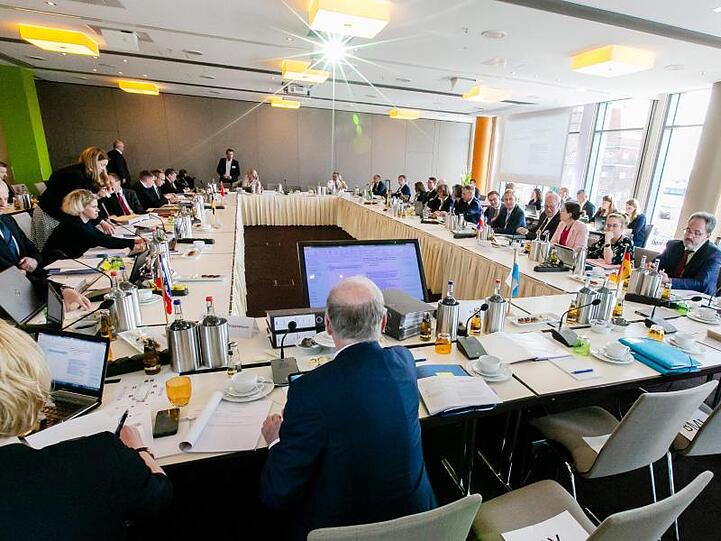 Insgesamt 69 Themen stehen bei dem Treffen auf der Tagesordnung.