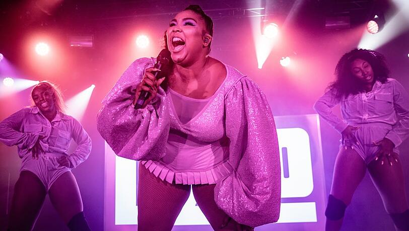 Lizzo könnte laut Spotify mit "About Damn Time" den Sommerhit 2022 liefern.
