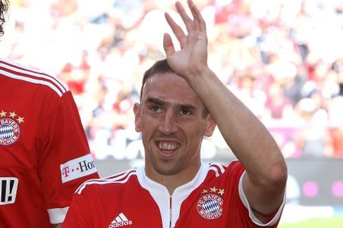 Im letzten Saisonspiel gegen Stuttgart trug Ribéry schon das Bayern-Trikot für die neue Saison - zum ersten und zum letzten Mal?