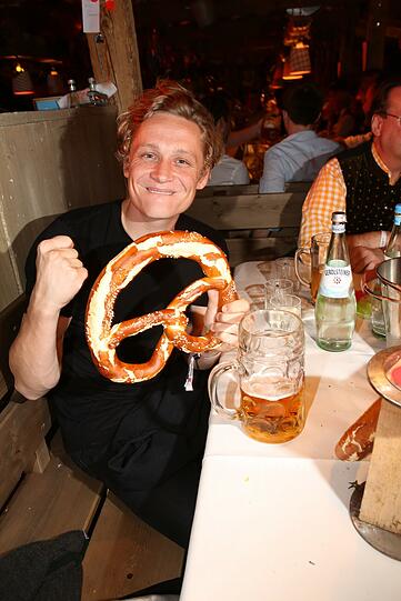 Zwischen Brezn und Bier: Kino-Star Matthias Schweighöfer.