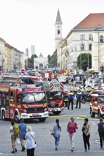 Feuer am U-Bahnhof Odeonsplatz. Die Bilder vom Feuerwehreinsatz am Dienstagabend.