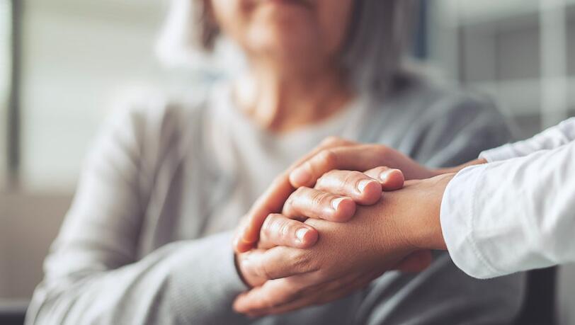 Auch Angeh&ouml;rige, die einen Menschen pflegen, brauchen eine Pause.