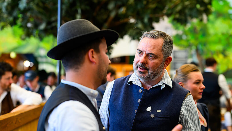 Auch mit dabei auf dem Oktoberfest: EHC-Boss Christian Winkler. Auch mit dabei auf dem Oktoberfest: EHC-Boss Christian Winkler.