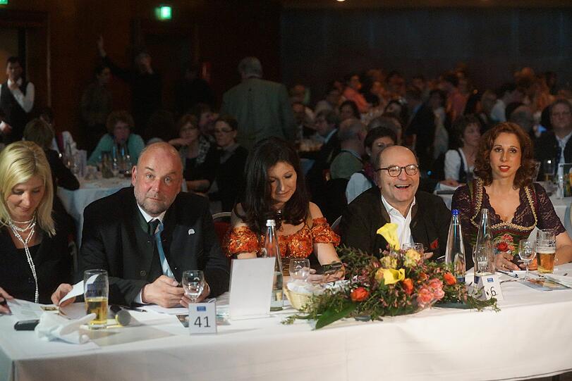 Die fachkundige Jury hatte es nicht leicht. Ihr Urteil trug ein Drittel zur Entscheidung bei. Das Ergebnis wurde zu gleichen Teilen aus Online-Voting, Publikumsmeinung und dem Urteil der Jury aufaddiert.