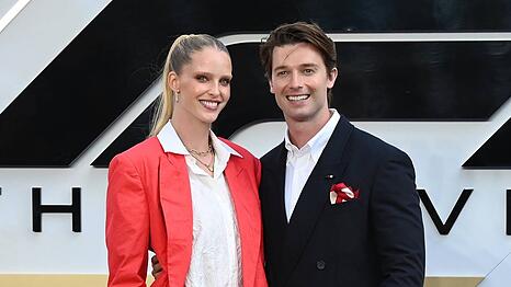 Abby Champion und Patrick Schwarzenegger sind seit 2016 offiziell zusammen.