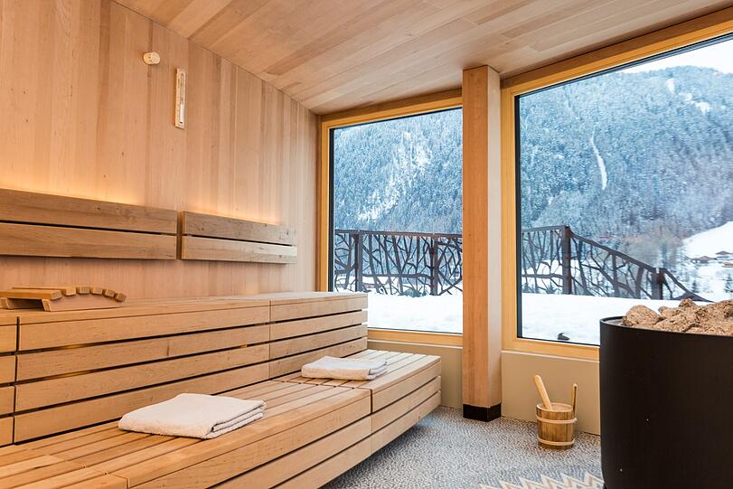 Das Natur-Designhotel SILENA im Hochtal Vals liegt unmittelbar an einer Langlaufloipe und nahe der Talstation. Neu eröffnet im Dezember 2017 bietet das stylishe Haus mit Feng Shui inspirierter Architektur eine Auszeit für Genießer und Entdecker.