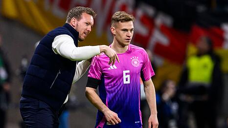 Der Bundestrsainer und sein Kapit&auml;n, Julian Nagelsmann (l) und Joshua Kimmich (r). (Archivbild)