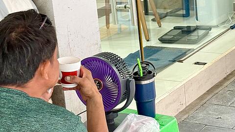 Seit fast drei Wochen &auml;chzt Bangkok unter extremer Hitze.