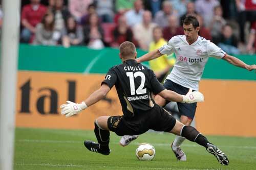 Miroslav Klose kurz vor seinem Treffer zum 2:0