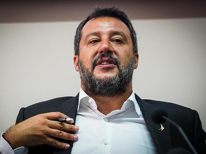 Italiens Innenminister Matteo Salvini verwehrt der "Open Arms", in Lampedusa anzulegen und die Flüchtlinge an Land zu bringen.
