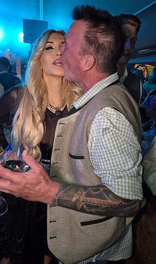 Für Marcus Prinz von Anhalt gab es von Dolly Buster sogar ein Bussi. Für Marcus Prinz von Anhalt gab es von Dolly Buster sogar ein Bussi.