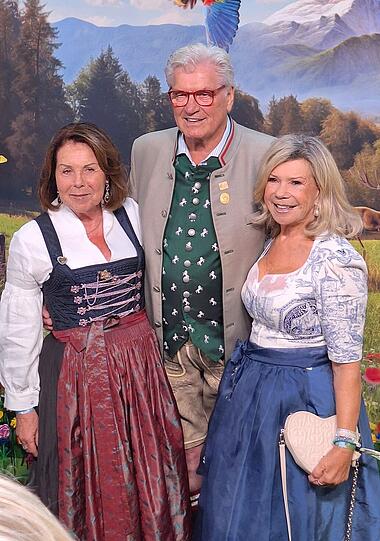 "Dahoam is Dahoam"-Star Gitti Walbrun mit Marianne und Michael Hartl "Dahoam is Dahoam"-Star Gitti Walbrun mit Marianne und Michael Hartl