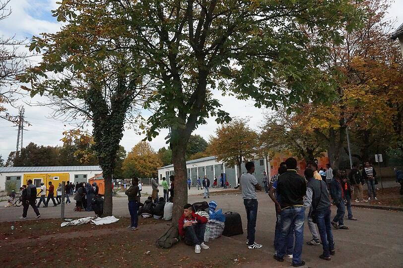 Sehen Sie hier weitere Bilder vom Besuch in der Bayernkaserne.