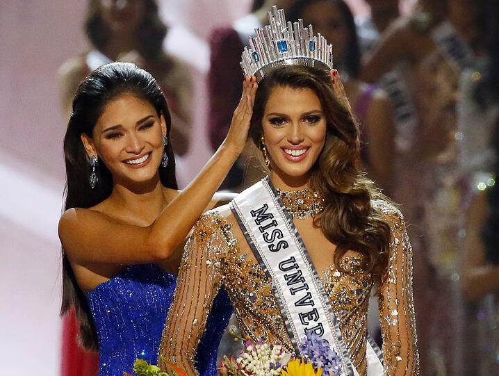 Miss Universe 2016, Pia Wurtzbach, krönte ihre Nachfolgerin Iris Mittenaere