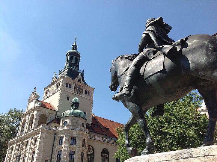 Auch eine Führung im Bayerischen Nationalmuseum steht auf dem Programm der Akademie.