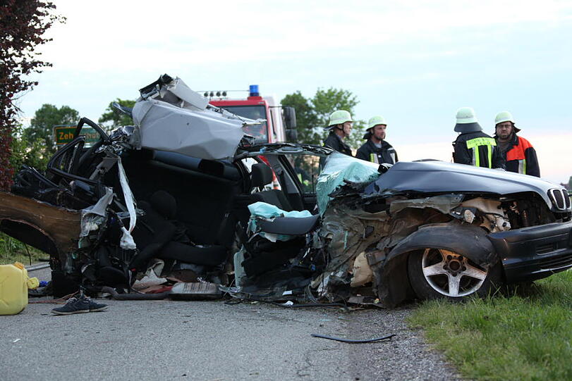 Unfall mit tödlichem Ausgang im Landkreis Mühldorf. Die Bilder vom Horror-Crash.