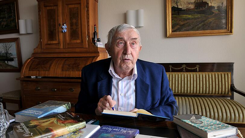 Der Schriftssteller Georg Lohmeier. Der Schriftssteller Georg Lohmeier.