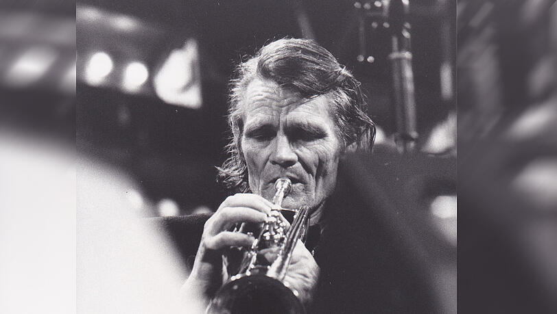 Chet Baker (1929–1988) im Münchner Jazz-Club an der Leopoldstraße, dem Domicile, wenige Wochen vor seinem Tod. Chet Baker (1929–1988) im Münchner Jazz-Club an der Leopoldstraße, dem Domicile, wenige Wochen vor seinem Tod.