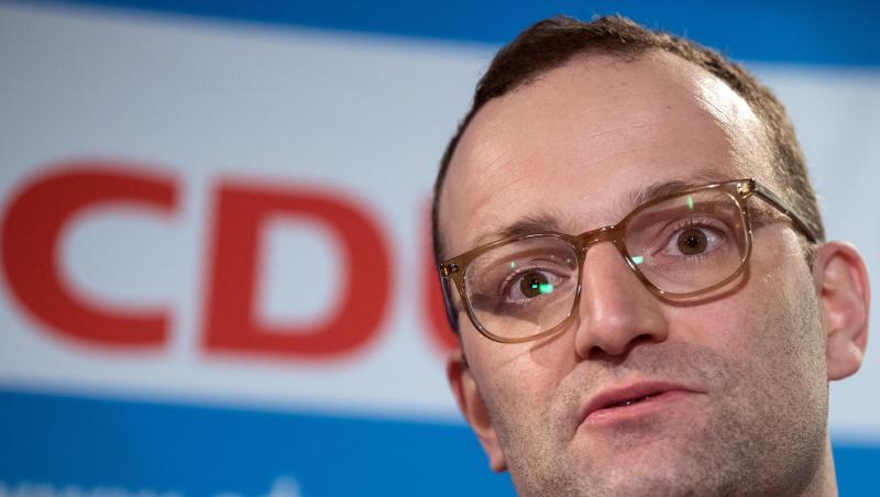 Jens Spahn will über den geplanten Uno-Migrationspakt erst noch diskutieren - und stößt damit in seiner Partei auf Kritik.