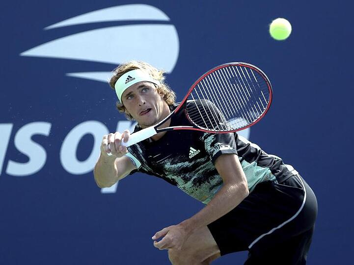 Ist nach fünf Sätzen endlich auch eine Runde weiter: Alexander Zverev.