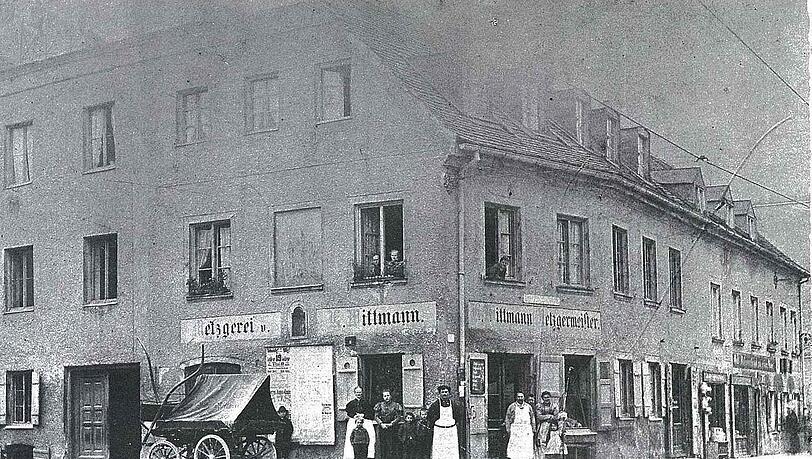 Und so hat's früher ausgeschaut: die Metzgerei Wittmann in den 1880er Jahren – damals noch an der Ecke Innere Wiener-/Kirchenstraße. Und so hat's früher ausgeschaut: die Metzgerei Wittmann in den 1880er Jahren – damals noch an der Ecke Innere Wiener-/Kirchenstraße.