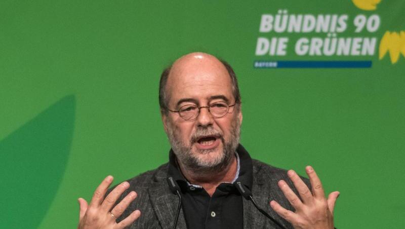 Der bayerische Landesvorsitzende der Grünen, Eike Hallitzky, spricht am 07.10.2017 beim Landesparteitag. Foto: Armin Weigel/Archiv Der bayerische Landesvorsitzende der Grünen, Eike Hallitzky, spricht am 07.10.2017 beim Landesparteitag. Foto: Armin Weigel/Archiv