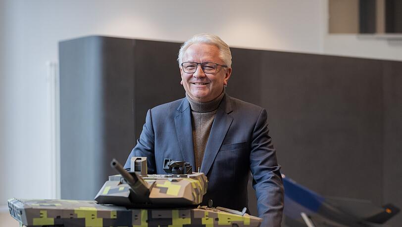 Ein Modell des Kampfpanzers Panther, den Rheinmetall in Italien baut und erste Exemplare 2028 ausliefern m&ouml;chte.