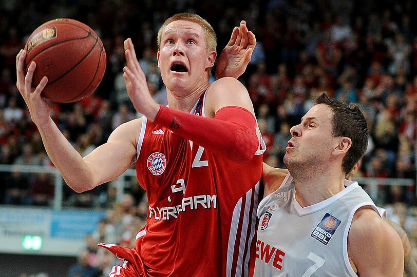 Bayerns Flügelspieler Robin Benzing (links).