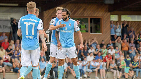 Lässt sich feiern: Adriano Grimaldi, Torschütze zum zwischenzeitlichen 1:1 für den TSV 1860 München, im Testspiel gegen Sandhausen.