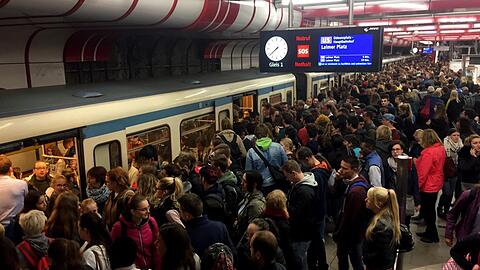 Immer wieder kommt es bei der U-Bahn zu Problemen. Die FDP fordert nun eine Zusammenfassung aller Störungen aus dem letzten Jahr. (Archivbild)