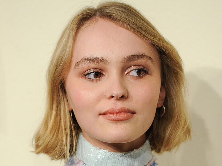 Lily-Rose Depp identifiziert sich nicht als "100 Prozent heterosexuell"