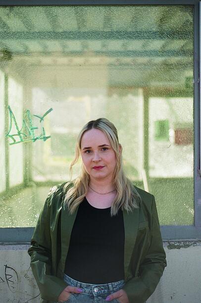 Verena Bogner ist 1992 geboren und lebt in Wien. Verena Bogner ist 1992 geboren und lebt in Wien.