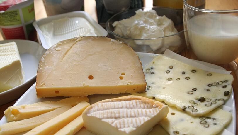 Fettreiche Milchprodukte wie Käse stecken voller Cholesterin. Fettreiche Milchprodukte wie Käse stecken voller Cholesterin.