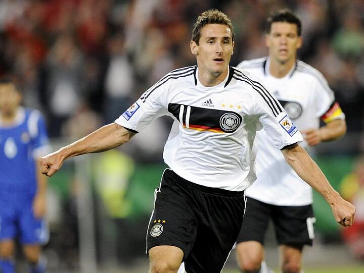 Miroslav Klose erzielt die Treffer 46 und 47 im Nationaltrikot