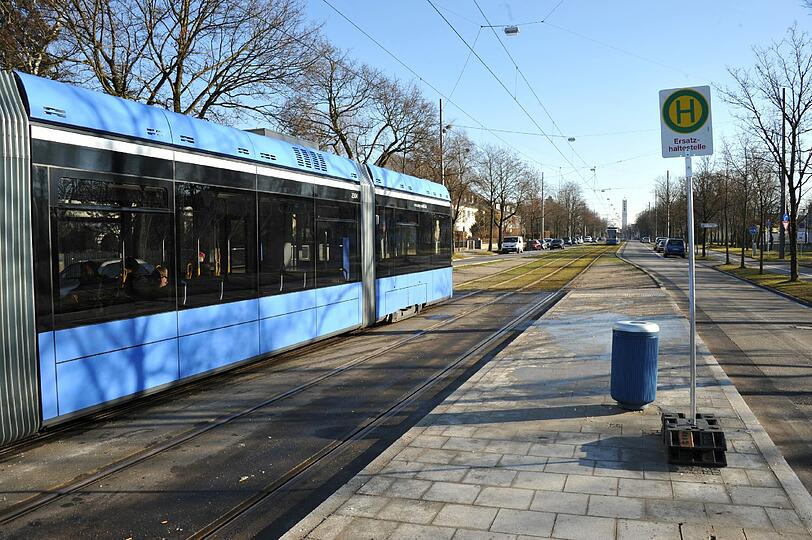 Einige Stunden später: Dass hier mal eine Tram-Haltestelle war, lässt sich nur noch erahnen.