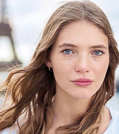 Diese Aufnahmen des "Atlas of Beauty" hat die Künstlerin bei Instagram gepostet.