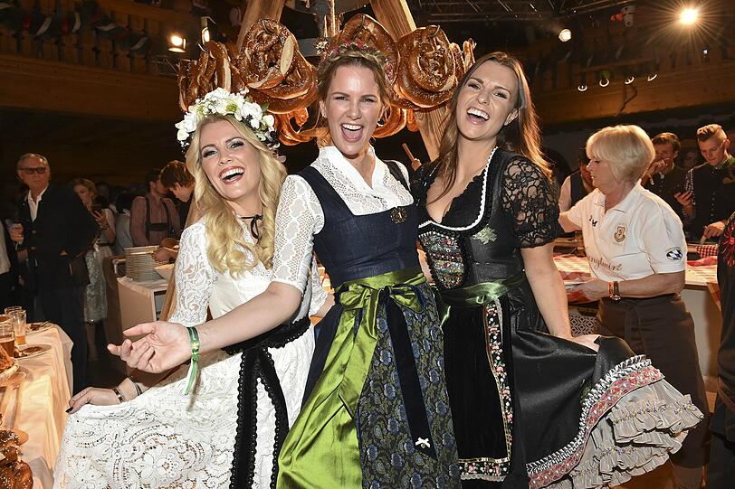 Monica Meier-Ivancan, Jennifer Knäble und Laura Wontorra