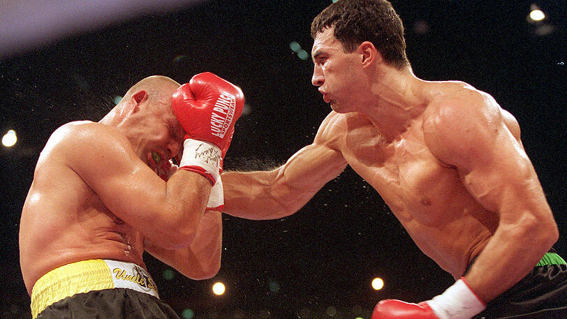 25.09.1999 - Köln: Klitschko besiegt Axel Schulz durch K.o. und wird Europameister.