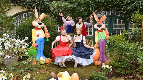 Die TV-Zwillinge Valentina und Cheyenne Pahde gaben als Botschafterinnen den Startschuss zur Flirtsaison mit der &bdquo;Nacht der Tracht 2013&ldquo;!