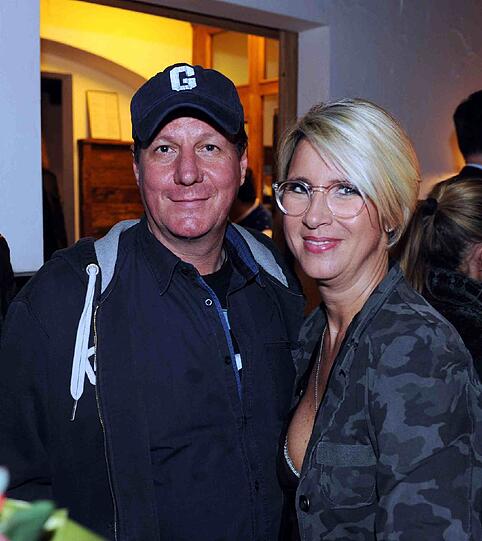 Nina Zacher mit ihrem guten Freund, dem "Saitenverhältnisse"-Bandlesader Pezi Estermann.