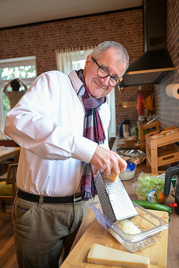 Mal für den Käse, mal für die Finanzen zuständig: Marcus.