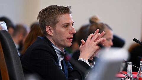 Dominik Krause, designierter M&uuml;nchner Oberb&uuml;rgermeister, sondiert derzeit m&ouml;gliche B&uuml;ndnisse im Rathaus. (Archivbild)